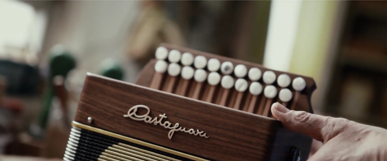 Castagnari accordion shop