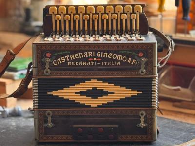 90 anni dopo, un organetto di nonno Jà torna a casa
